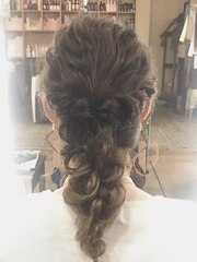 パーティーヘアアレンジ♪