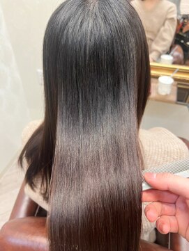 クラッチ 博多(CLUTCH) 大人可愛い小顔美髪ツヤ髪髪質改善シンプルストレートA2