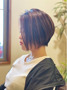 フェリスディーレ (Felice Deele) 前下がりボブ