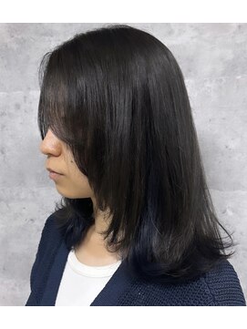 ルイス(L'wis) こっそりインナーカラー♪ミディアムレイヤー【L'wis乙津】