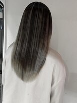 サーク(Sark)&nbsp;ホワイトベージュバレイヤージュ