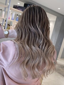 ロテ(LOTE.) ハイライト/髪質改善/ブリーチ/切りっぱなし/一宮/妙興寺