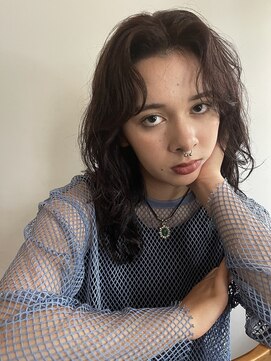 ディー(DEE) パーマ風レイヤースタイル