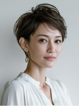 横顔が整う 大人のコンパクトショート