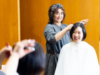 Hair-make YAMAUE【山植美容室】の写真/【JR和歌山駅徒歩4分】年齢を重ねた髪にも◎落ち着いた空間で、あなただけの似合うスタイルを提案します♪