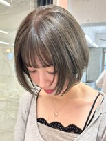 プネル(punel)&nbsp;原宿　オリーブグレー　くびれボブ　レイヤーボブ　ケアブリーチ