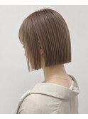切りっぱなしボブ×まろやかベージュ