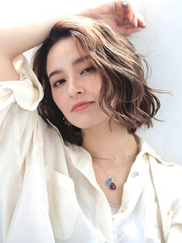 ルカ(LeK)の写真/ダメージレスで艶感のある仕上がりに。上品で大人な色味が人気。ワンランク上の白髪染めなら[LeK]にお任せ