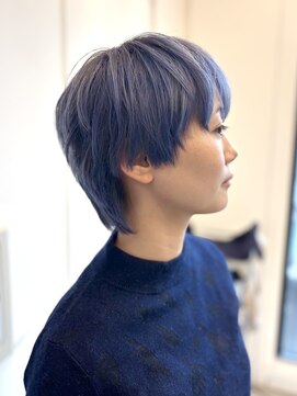 バレット(BALETT) 透明感のあるブルーグレージュ×大人ショートウルフスタイル☆