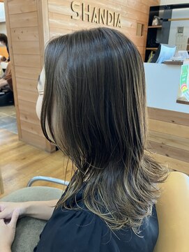 シャンディア(SHANDIA) イヤリングカラーとインナーカラー