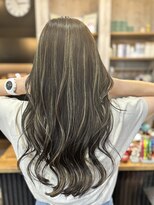 ハク(haku)&nbsp;[yuuki]グレージュハイライト＋レイヤーカット