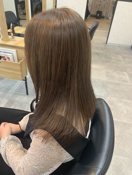 クロエバイラヴィズム 石山店(CLOE by LUVISM) グレージュカラー