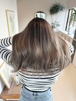 ラウレア(LAULEA)&nbsp;バレイヤージュカラー