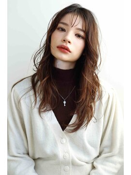 ウル(ulu) ロングレイヤー　透明感カラー　パーマ　20代　30代　40代　50代