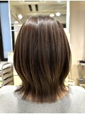ミディアムレイヤー　ハイライトカラー　ベージュ
