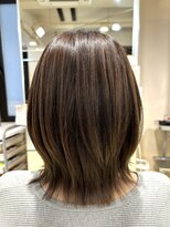 アズール 草加(azule)&nbsp;ミディアムレイヤー　ハイライトカラー　ベージュ