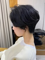 ハット(HUT)&nbsp;【クセをいかしたハンサムショート】