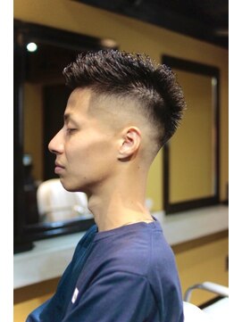 コング(KONG) skinfade パーマスタイル