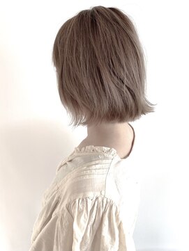 ヨンセンチメートル 金沢駅西店(4cm) ミルクティーベージュ ×　ホワイトベージュ（インナー）