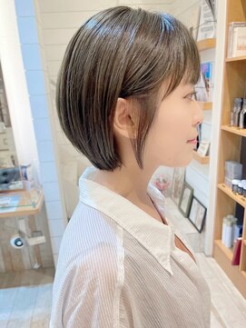 アコテアット ヘア(acote @) 斜めバング/グレージュカラー/シルキーベージュ/韓国/渋谷