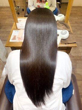 リム(Limb) 【艶髪】縮毛矯正　髪質改善　ロングヘア