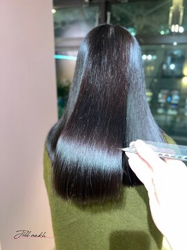 ジル アンク(Jill ankh) 《Jillankh 姫路駅前》アッシュベージュ　赤み消し　髪質改善