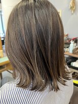レイリー(LAiLy)&nbsp;グラデカラー　切りっぱなし　外ハネ