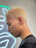 吉&nbsp;タフショート金髪坊主ヘア