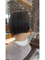 シエル ドゥ サワ(ciel de SAWA) アンブレラカラー×ぱつっとボブ グレーアッシュで透明感小顔
