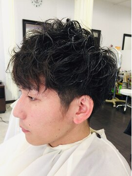 アーク シエル(Ark Ciel) 刈り上げ無造作黒髪立体感ツーブロックナチュラル爽やか