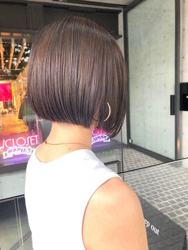 トルネード(TORNADO) 外国人風　切りっぱなしボブ　アッシュブラウンカラー☆MIYUKI