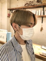 エル(EL by green)&nbsp;韓国風　センターパート　ミルクティー　ホワイトベージュ