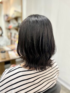 アンジュールヘアーワークス(1//jour hairworks) 首元キレイな肩に沿うミディアムボブ