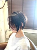 大人ショートボブ斜めバング束感すっきりショートカット