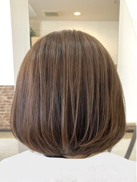 カットハウス はさみの部屋 大人ボブ/メテオカラー/メープルベージュ/レイヤー/流しバング