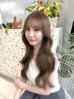 オニキス(ONYX)&nbsp;T197ブリーチ無しダブルカラーミルクティーベージュロング表参道