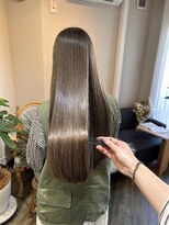 ジプソ(Gypso)&nbsp;ワンレングスカット＊ミルクティーグレージュ