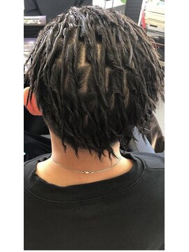 マドゥーズ ヘアショップ(Madoo's hair shop) ツーブロックツイストロック