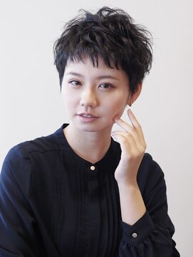 ビュートリアム 梅田(BEAUTRIUM) ベリーショート/レイヤーカット/小顔カット/30代/40代/50代/梅田