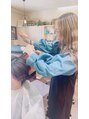ヘアーズ トラスト(hair's TRUST) Rie 