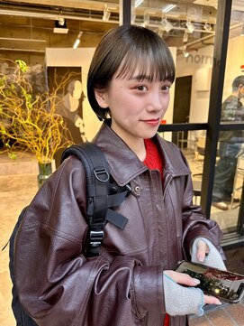 ノーム(norm) マッシュショート/透け感カラー/暗髪ショート