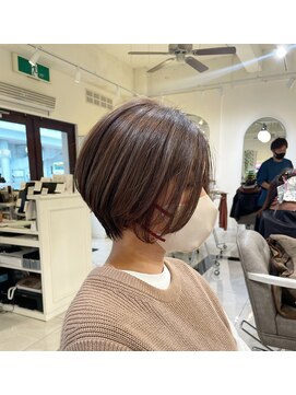 ヘアーメイクブランニュー セントラル 西大寺店(hair make Brand new central) 前髪長め白髪ぼかしハイライトくびれショートボブ奈良西大寺