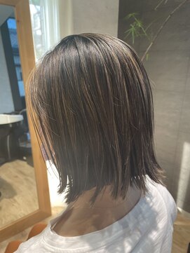 シー 東橋良店(She) 白髪ぼかしハイライト、明るい白髪染め 30代、40代、50代