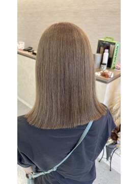 サロンドディバース(Salon de DIVERSE) 白髪で作るミルクティーベージュ
