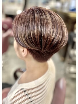 サーティエイト(38) 細い髪を丸みマッシュショート/白髪ぼかし/グレージュ/元町/