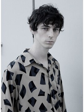 ジジバイワースホワイル(jiji by WORTH WHILE) 刈り上げセンターパートサーフカールフェザーパーママレットヘア