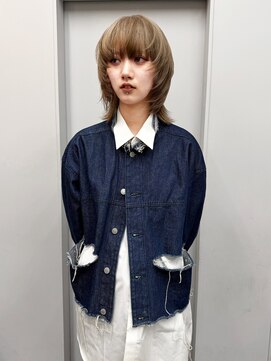 ヴァーディ オモテサンドウ(Vardy omotesando) beige/ベージュ ローライト 三毛猫 ボブウルフ 表参道ブリーチ