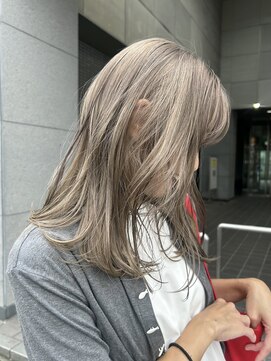 マッシュ アドベ 八戸ノ里(MASHU ADOBE) 外国人風透け感グレージュ