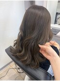 オリーブブラウン