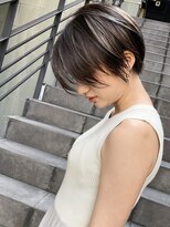 キアラ(Kchiara) 耳掛けハイライトハンサムショートkchiara天神川野直人